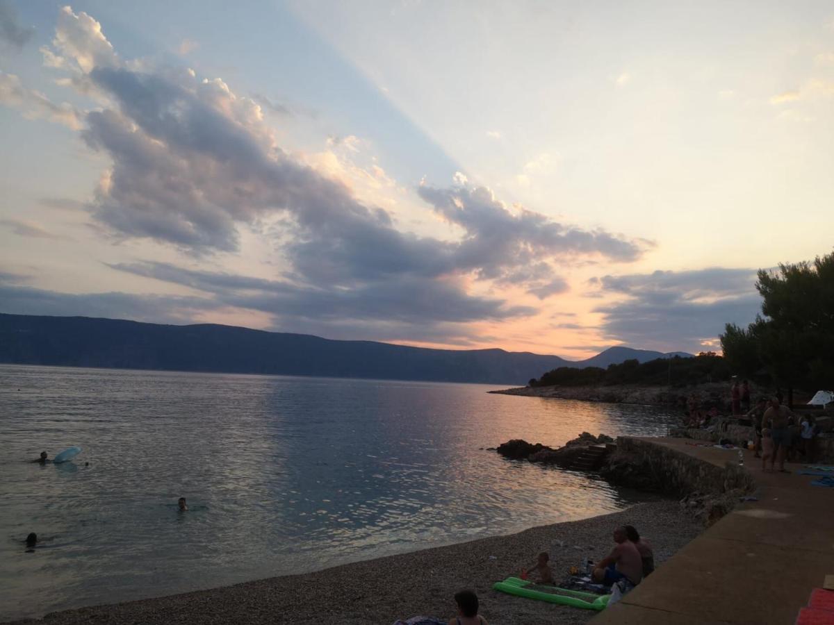 Apartments Vilim Pinezici  Exterior photo