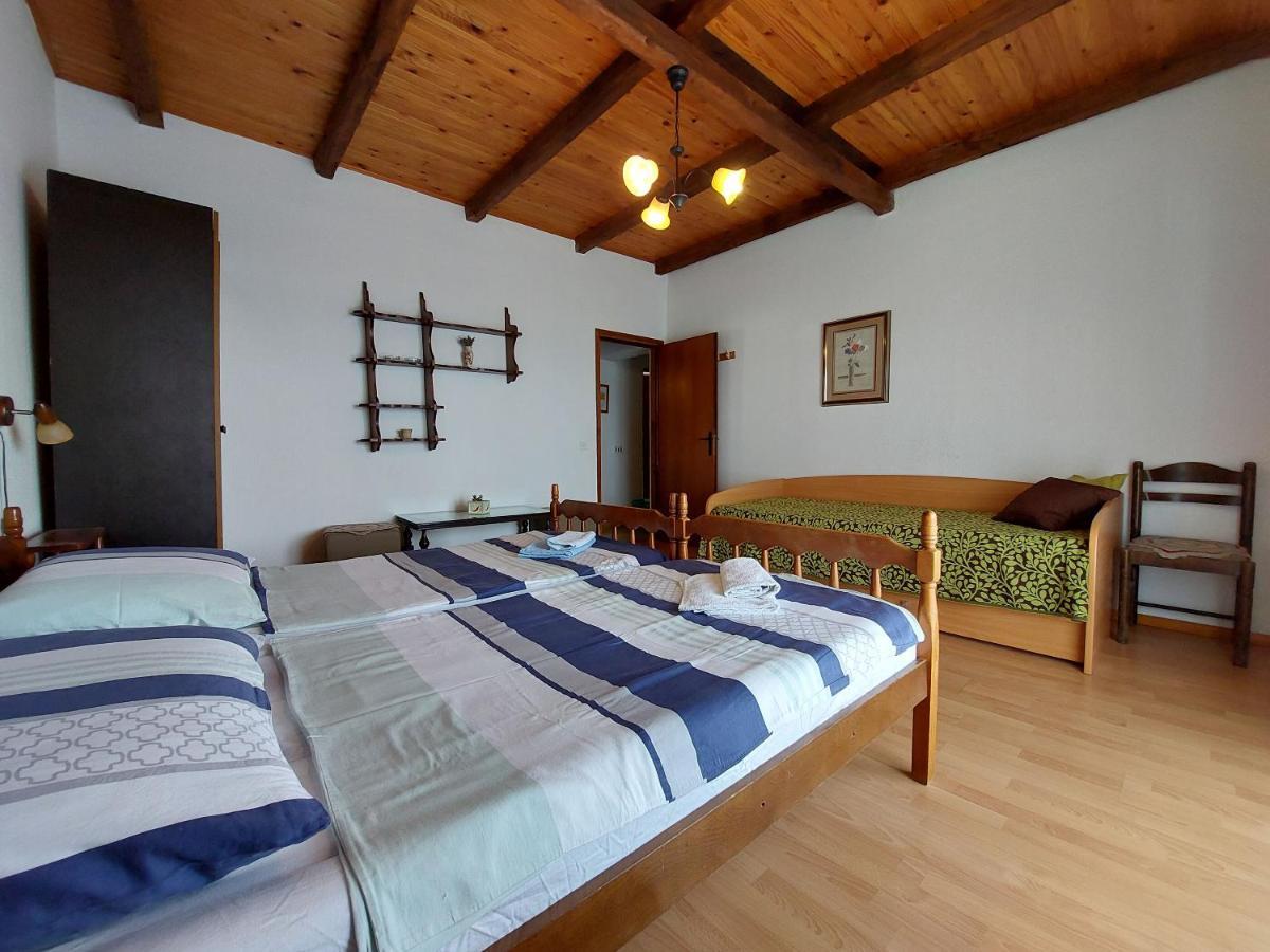 Apartments Vilim Pinezici  Exterior photo