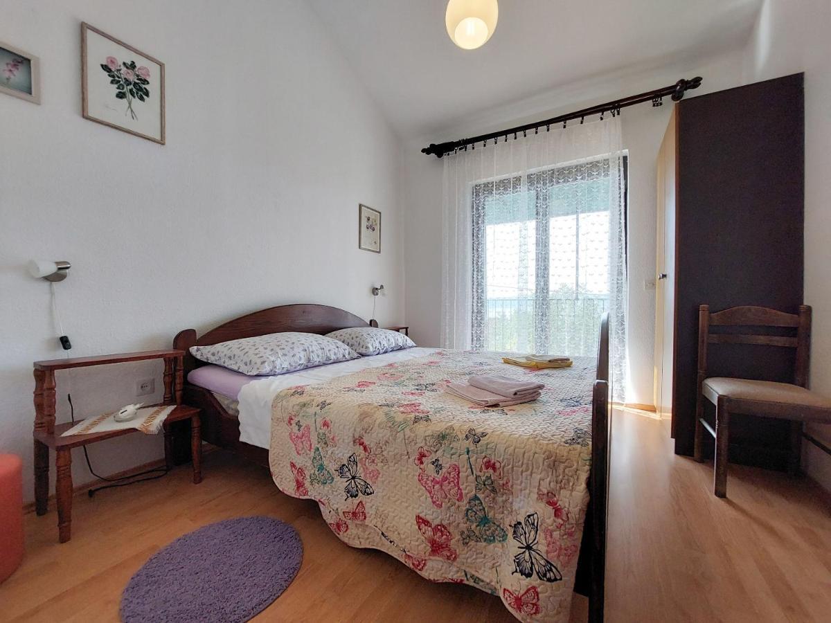 Apartments Vilim Pinezici  Exterior photo