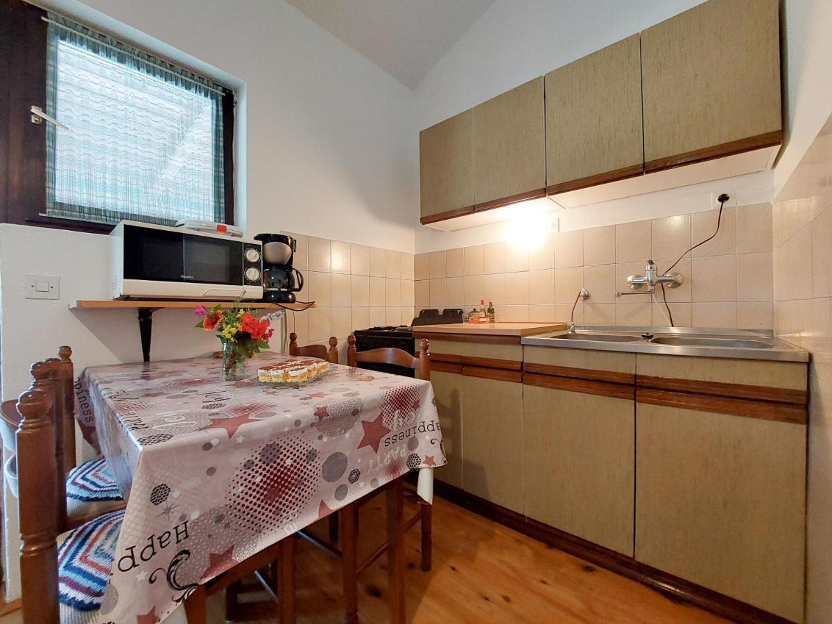 Apartments Vilim Pinezici  Exterior photo