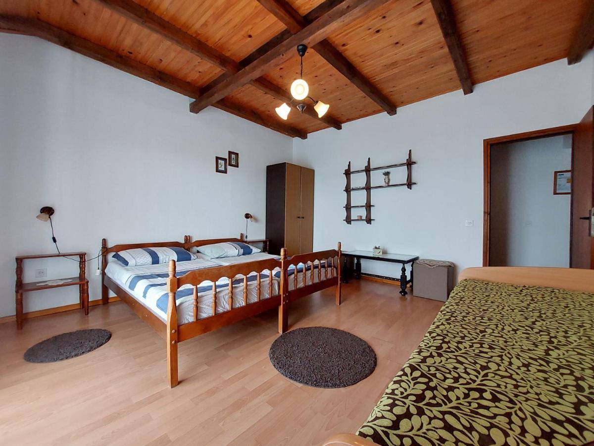 Apartments Vilim Pinezici  Exterior photo