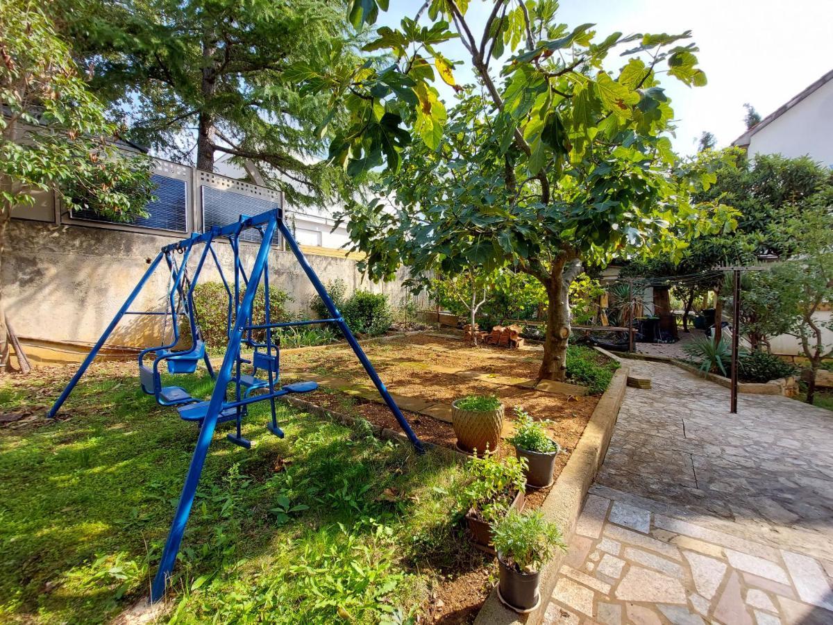 Apartments Vilim Pinezici  Exterior photo