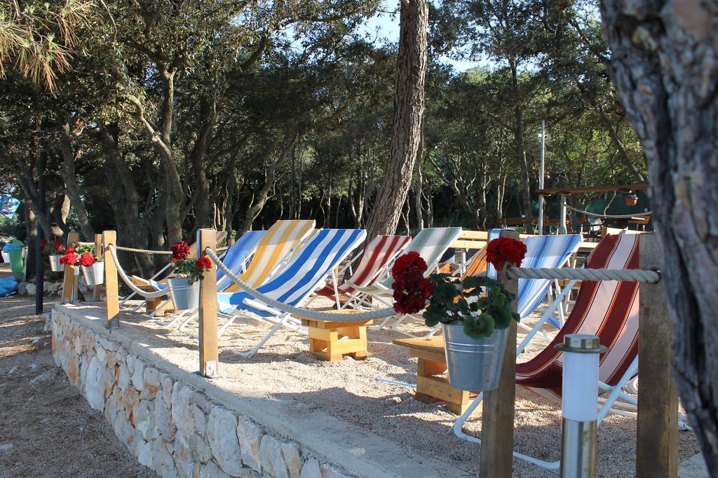 Apartments Vilim Pinezici  Exterior photo